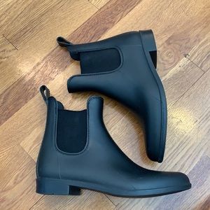 Matte black Rain booties